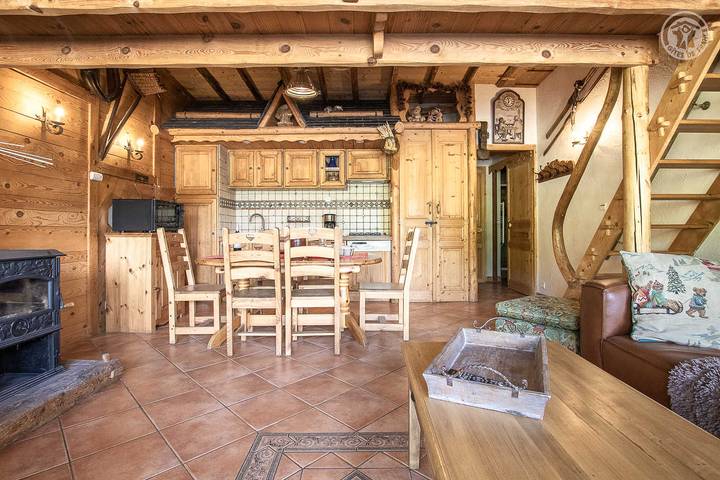 Gîte pour 6 personnes, avec jacuzzi et terrasse ainsi que piscine et sauna dans Bauges - 3