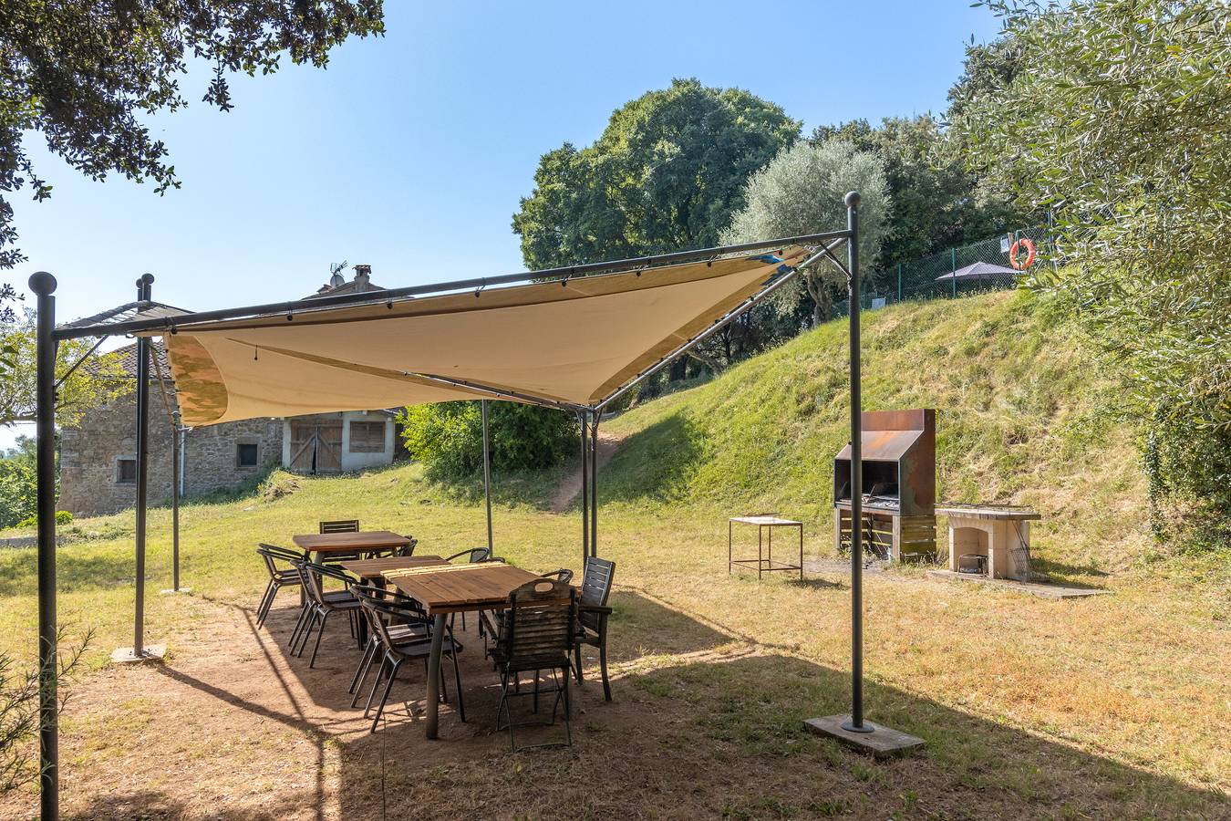 Casa rural 'Can Ribes' con piscina exterior, jardín y terraza in Camós, Pla de l'Estany