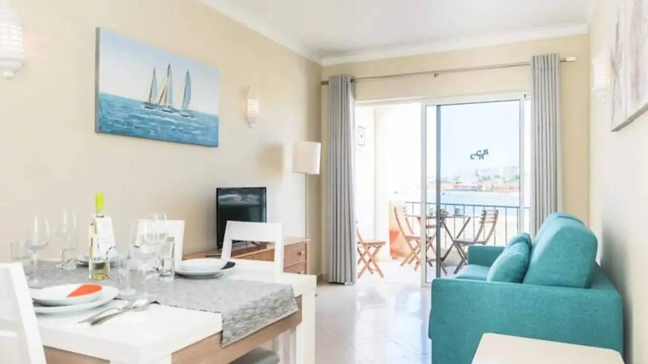 Geheel vakantieappartement, Ferienwohnung für 2 Personen (50 m²) in Ferragudo in Ferragudo, Faro District