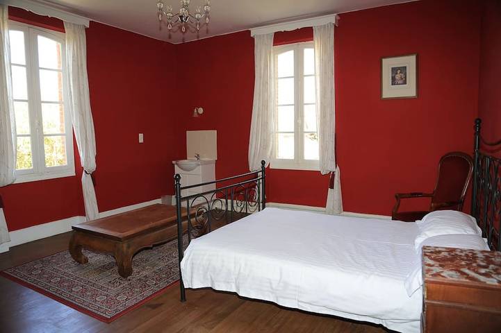 Location de vacances pour 23 personnes, avec jardin à Corbarieu - 4