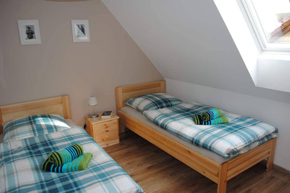 Ganze Wohnung, Urlaub auf dem Land - moderne Ferienwohnung \"An der Gramme\" in Niederzimmern in Niederzimmern, Weimarer Land