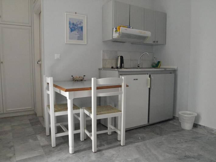 Location de vacances pour 3 personnes, avec jardin, adapté aux familles dans Soúgia - 4