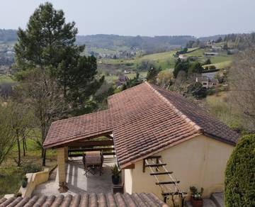 Gîte pour 4 personnes, avec jacuzzi ainsi que jardin et terrasse à Sarlat-la-Canéda