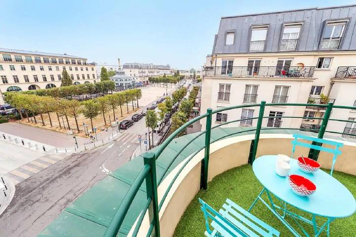 Gîte pour 8 personnes, avec balcon dans Gare Du Val D Europe