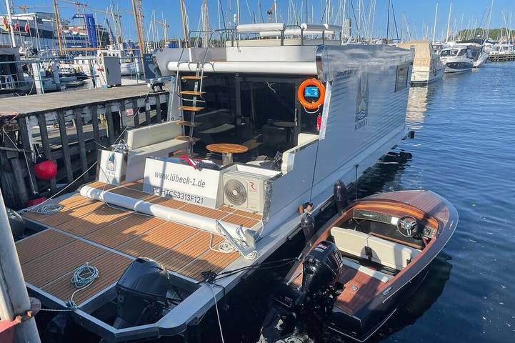 Hausboot für 3 Personen, mit Terrasse in der Lübeck