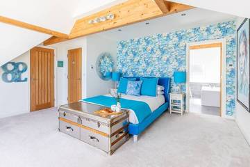 Holiday Rental for 9 People in Portreath, Cornwall, Photo 2