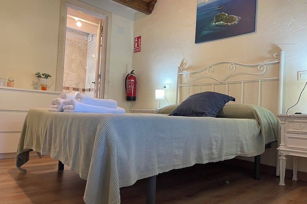 El Pandal, rural apartment for 2 people in Bides, Piloña, Spain. in Piloña, Sierra del Sueve