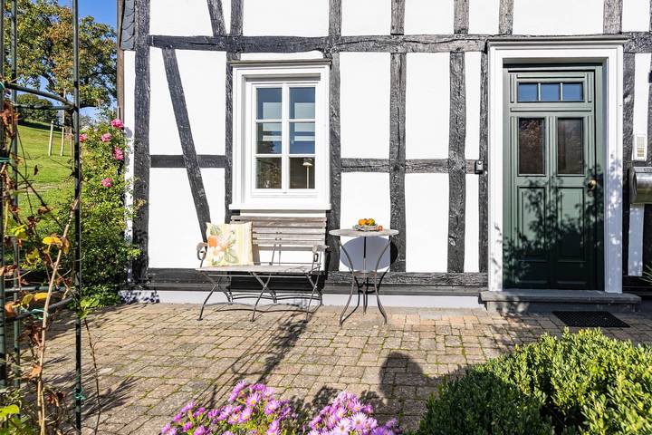 Entire apartment, Apartment 'Allezeit Sauerland' with Private Garden and Wi-Fi in Drolshagen, Biggesee