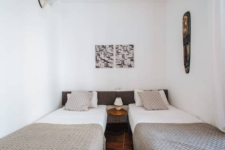 Apartamento entero, Homey Seville. Bright Apartment at Santa Cruz 6 people Parking Optional in Casco Antiguo, Sevilla