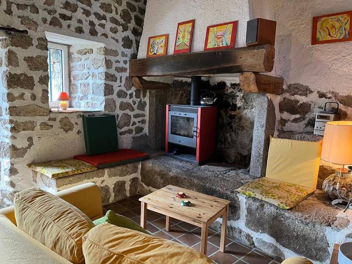 Location de vacances pour 4 personnes, avec jardin et terrasse à Usson-en-Forez - 2