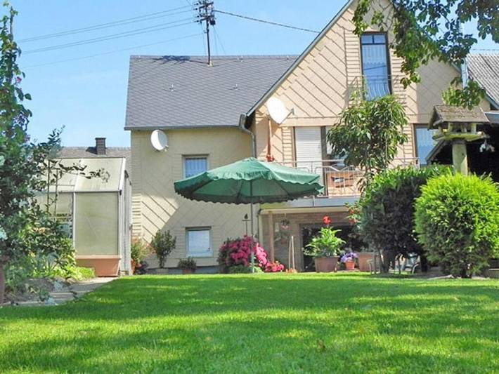 Ferienhaus für 4 Personen, mit Terrasse und Garten in Monzelfeld