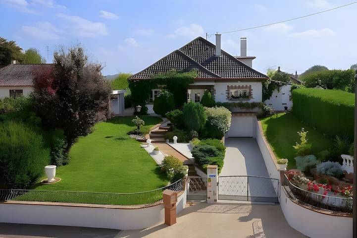 Location de vacances pour 3 personnes, avec piscine et jardin à Hochfelden - 3