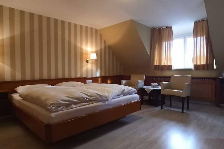 Ganze Wohnung, Doppelzimmer Comfort, Retro ohne Balkon, 1 Doppelbett in Donaueschingen, Mittlerer Schwarzwald