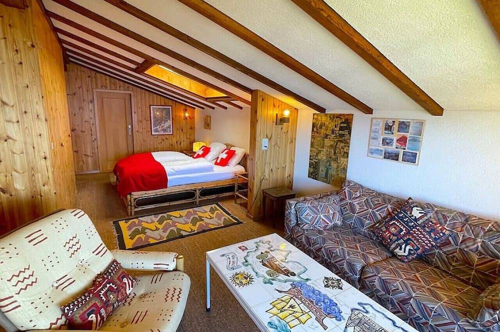 Geheel appartement, Swisshut Stunning Views Alps & Lake - Apart. Molly in Sigriswil, Meer van Thun