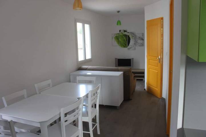 Gîte pour 6 personnes, avec piscine et terrasse à Vallon-Pont-d'Arc - 4