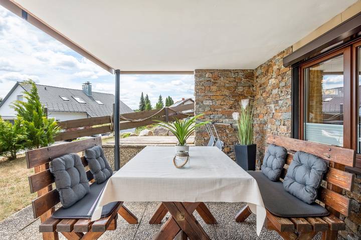 Hel lejlighed, Reiche Apartment “Sandra” – Spacious 2-Room Retreat with Terrace in Niedereschach, Central Black Forest