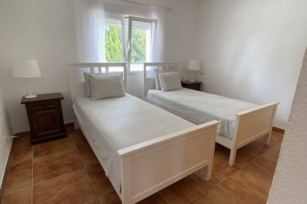 Mediterranean Villa in peaceful location in the mountains of La Sella in La Sella, Pedreguer