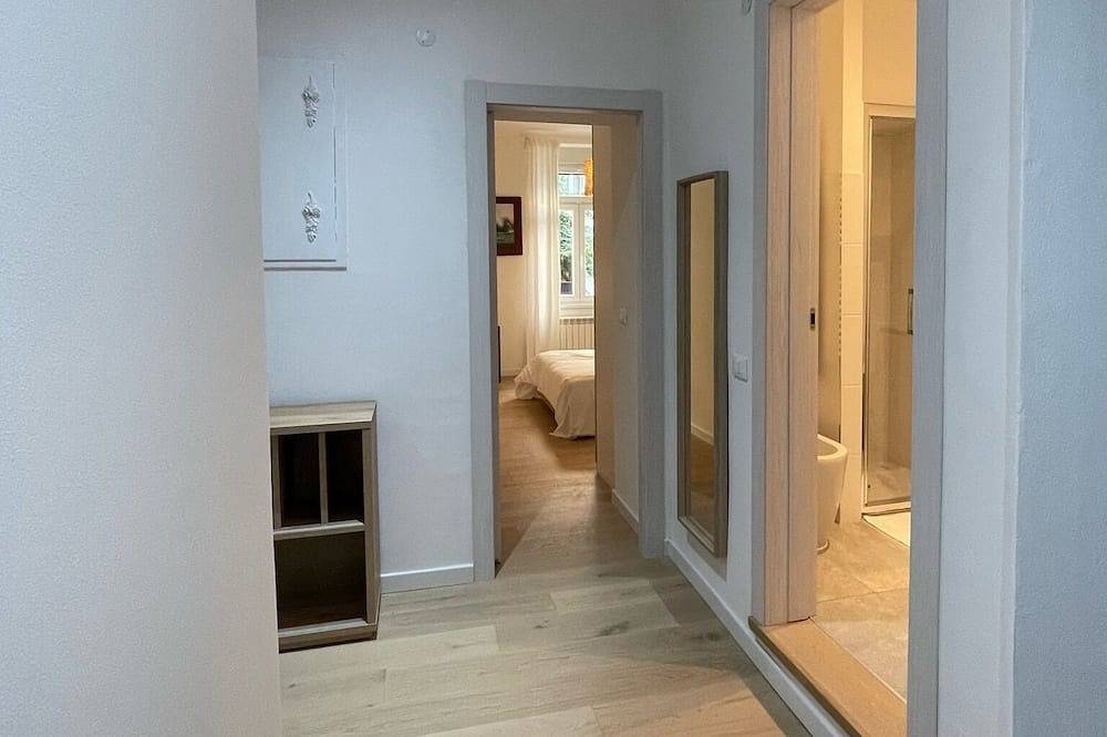 Entire apartment, Trieste Rentals, brand new in downtown Trieste, with family or friends in Trieste, Carso