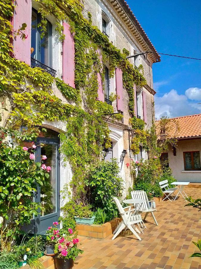 Chambre d’hôte pour 2 personnes, avec vue et jardin en Charente - 3