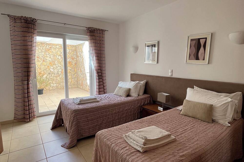 Moderne Luxusunterkunft mit atemberaubendem Meerblick in Luz, Faro Distrikt
