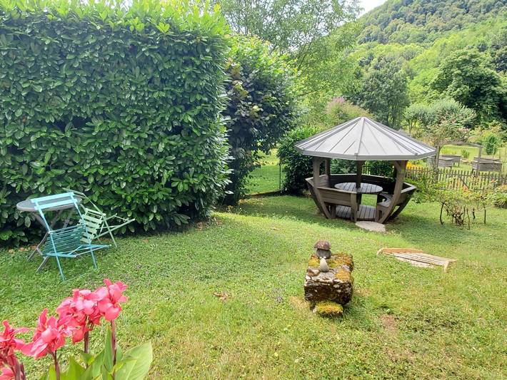 Gîte pour 2 personnes, avec jardin dans Mesnay