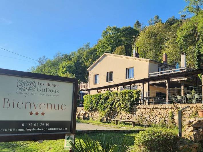 Location de vacances pour 4 personnes, avec bassin pour enfant à Colombier-le-Vieux