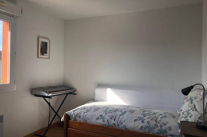 Apartamento entero, Nérac: 83-square-meter home in a secure, tree-lined residential complex. Three-bedroom duplex in Nérac, Nérac region