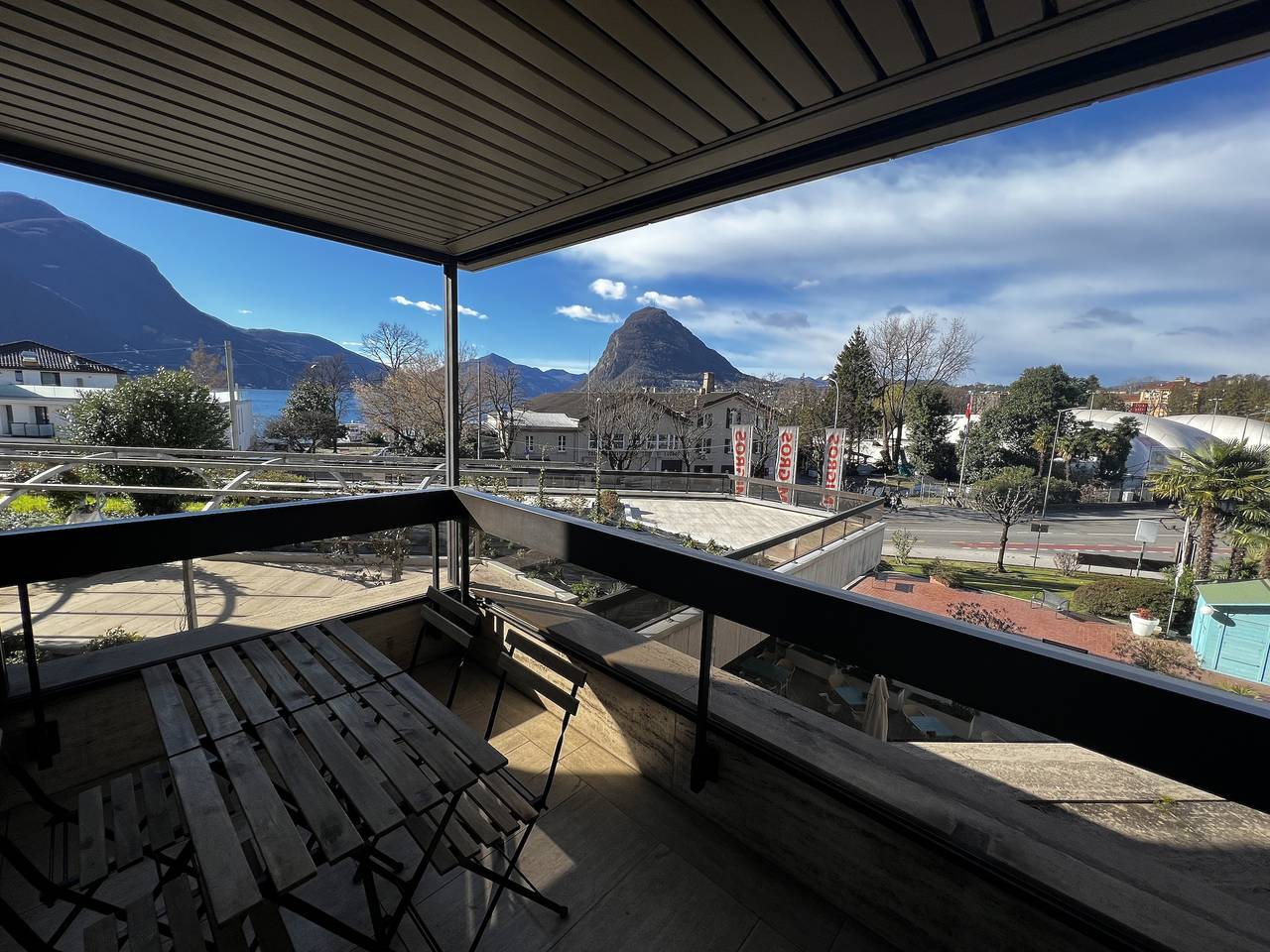 Ganze Wohnung, Lugano City Apartment in Cassarate mit Blick auf den See, 5 Minuten vom Zentrum entfernt in Lugano, Luganersee