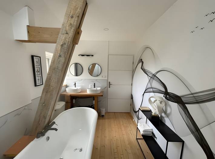 Ferienhaus 'Les Hortensias' mit privater Terrasse, Wlan und Klimaanlage in Roz-sur-Couesnon, Mont-Saint-Michel-Bucht