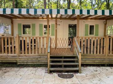 Location de vacances pour 6 personnes, avec piscine et terrasse à Pezuls