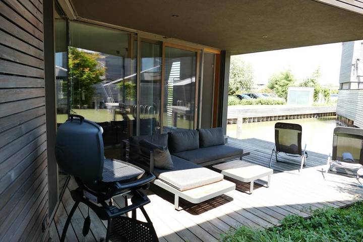 Ferienhaus für 6 Personen, mit Balkon und Terrasse sowie Seeblick und Ausblick in Neusiedl am See