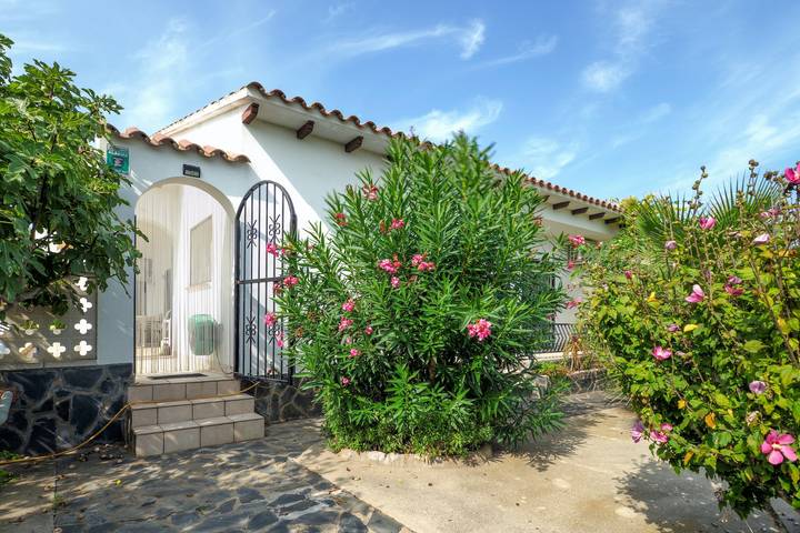 Chalet para 8 personas, con piscina y terraza en Cataluña - 2