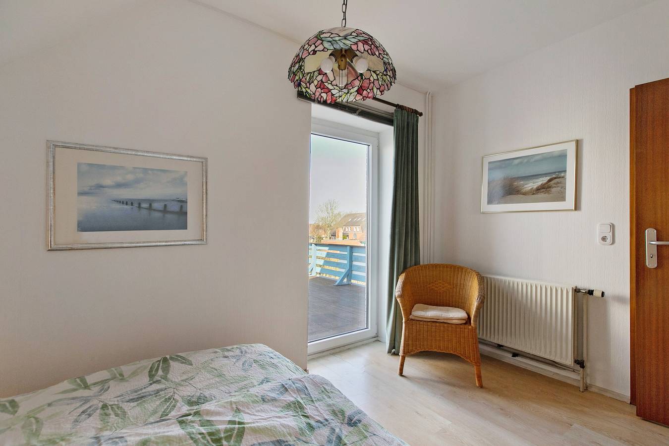 Ganze Wohnung, Apartment 'Fewo 4 Langeneß' mit Terrasse, Gemeinschaftsgarten und Wlan. Platz für bis zu 3 Gäste in Dagebüll, Nordseeküste