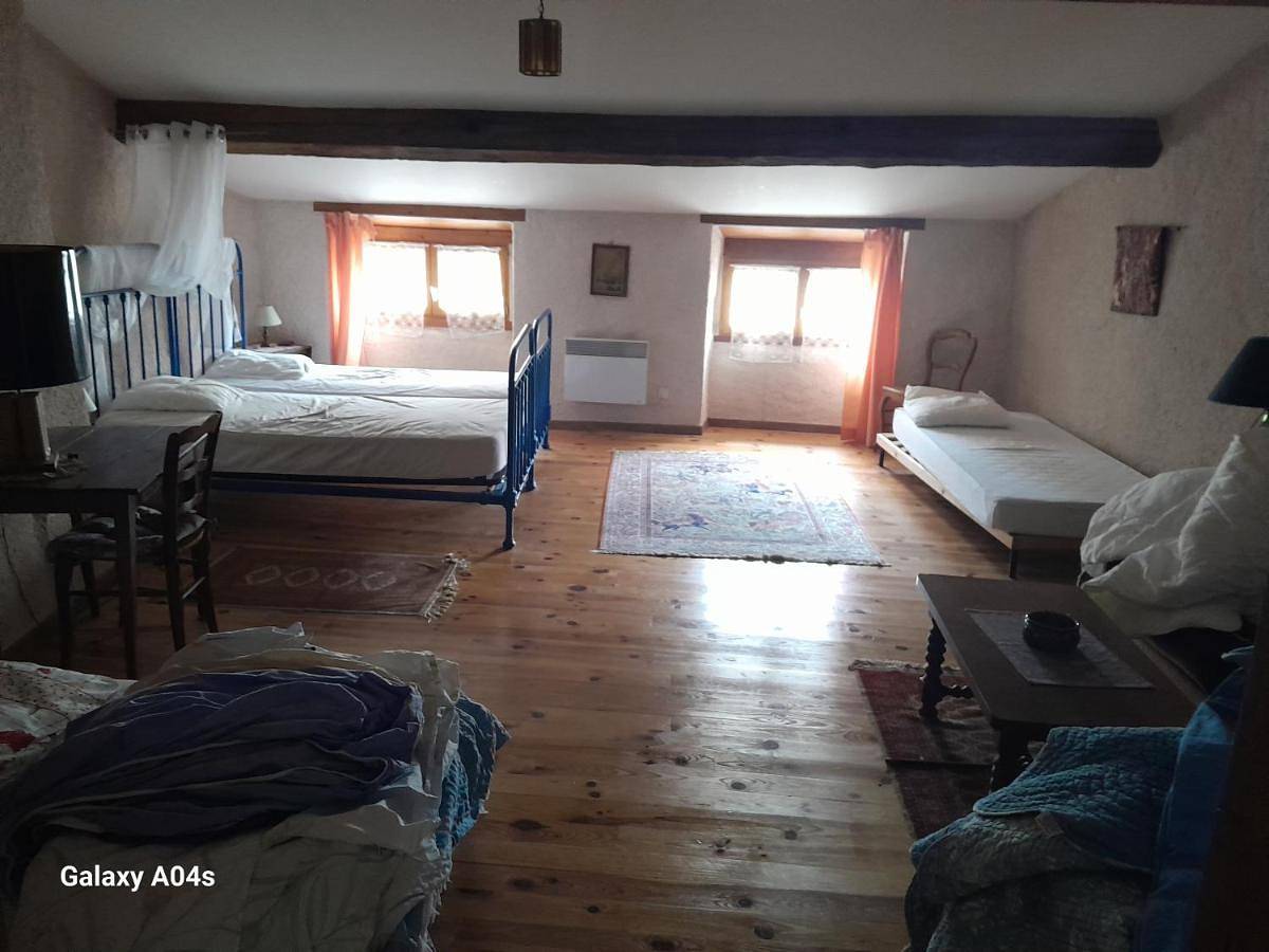 Chambres d'hôtes de charme "La Tour Richelieu" in Les Martres-de-Veyre, Région de Clermont-Ferrand