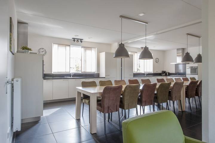 Villa für 20 Personen, mit Balkon/Terrasse und Terrasse sowie Garten und Kinderpool in den Niederlande - 3
