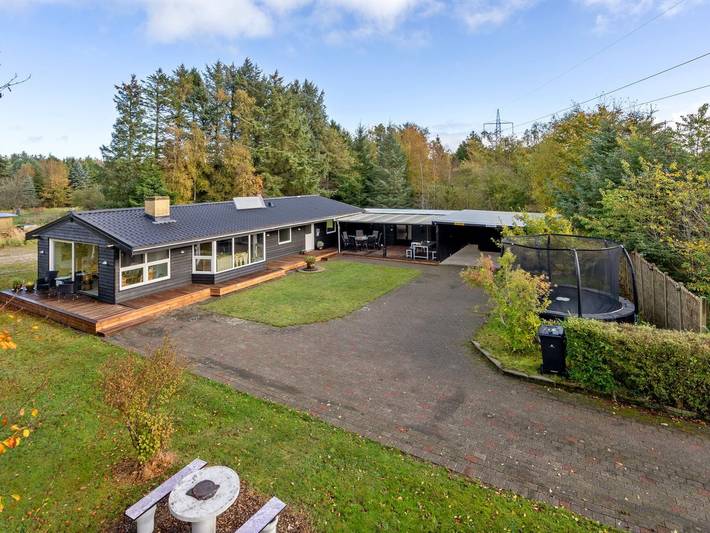 Ferieudlejning for 6 personer, med terrasse i Lyngså