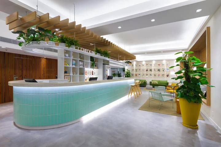 Apartamento para 3 personas, con terraza y piscina, Se admiten mascotas en Copacabana