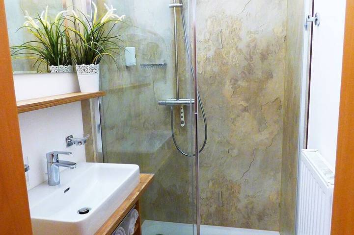 Ganze Wohnung, Neu modern renovierte Balkonwohnung A in Mörbisch am See, Leithaberg