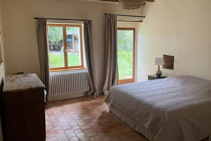 Location de vacances pour 11 personnes, avec jardin, animaux acceptés à Dampierre-sous-Bouhy - 2