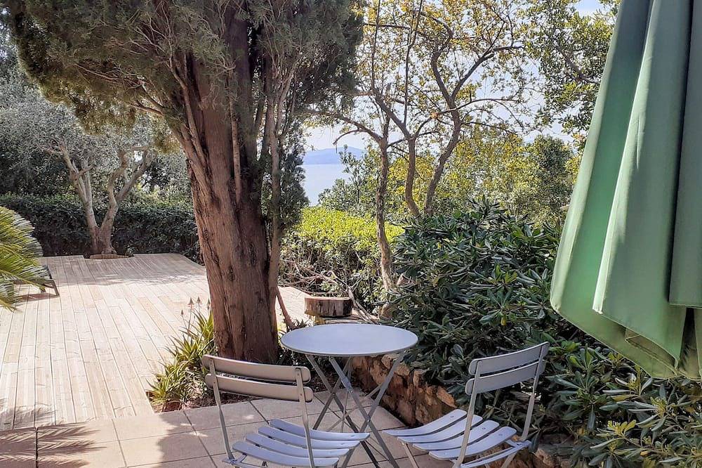 Appartement entier, Le calme à la mer ,au rdj de cette villa provençale aux Issambres in Les Issambres, Roquebrune-sur-Argens
