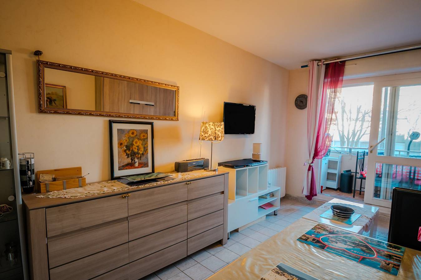 Ganze Wohnung, Apartment „Rez-de-jardin“ mit privater Terrasse und Wlan in Courseulles-sur-Mer, Caen und Umgebung