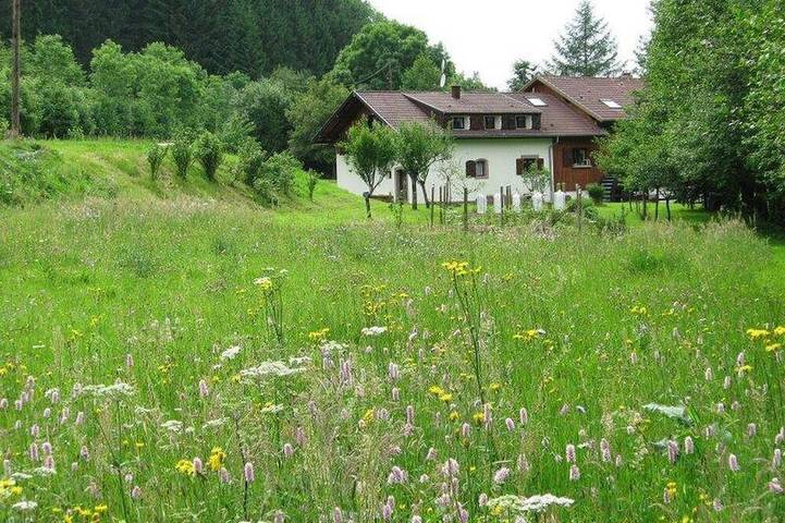 Location de vacances pour 6 personnes, avec balcon et jardin à Lubine
