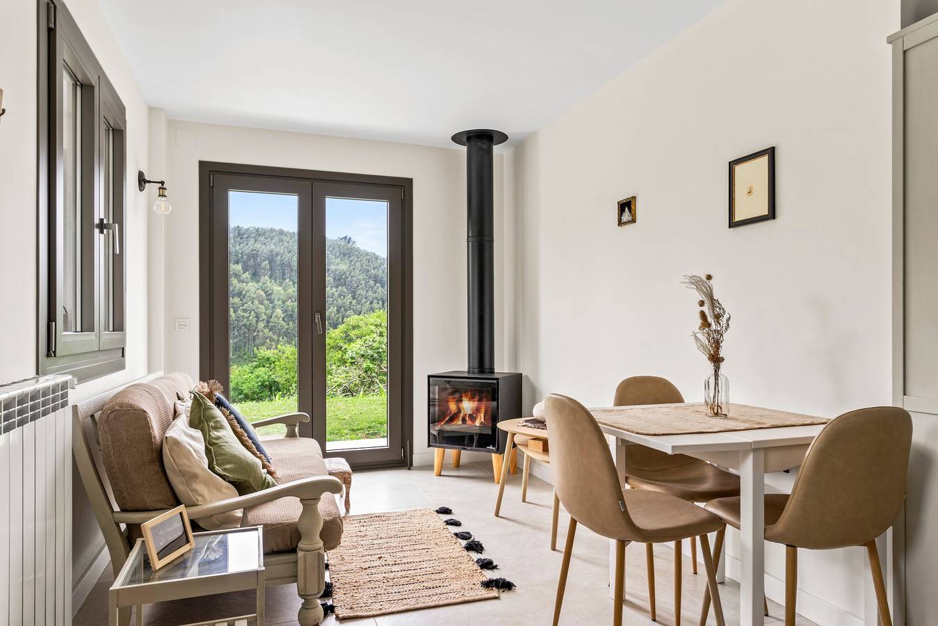 Ganze Wohnung, Apartment „Tierra“ mit Meerblick, privater Terrasse und Wlan in Villaviciosa, Costa Verde (Spanien)