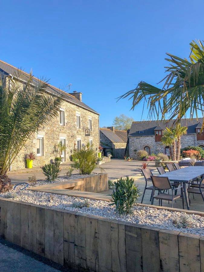 Location de vacances pour 2 personnes, avec vue et sauna ainsi que jardin et piscine à Yffiniac - 2