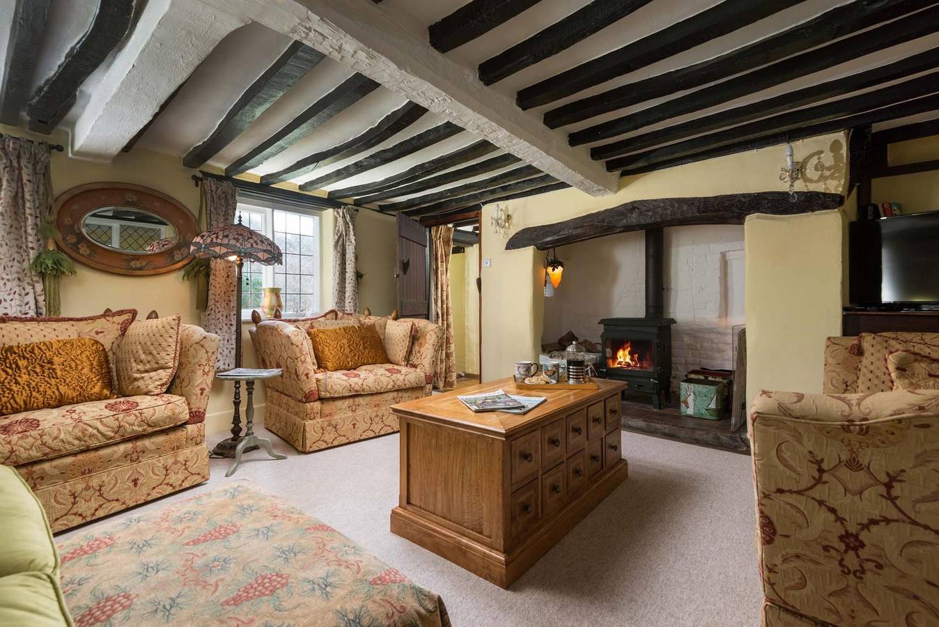 Forest Drove Cottage New Forest Thatched Cottage in Ringwood, Hampshire