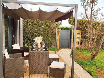 Gîte pour 4 personnes, avec terrasse et jardin à Colombelles