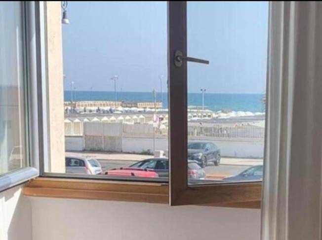 Appartamento intero, House Rome front sea in Ostia, Roma