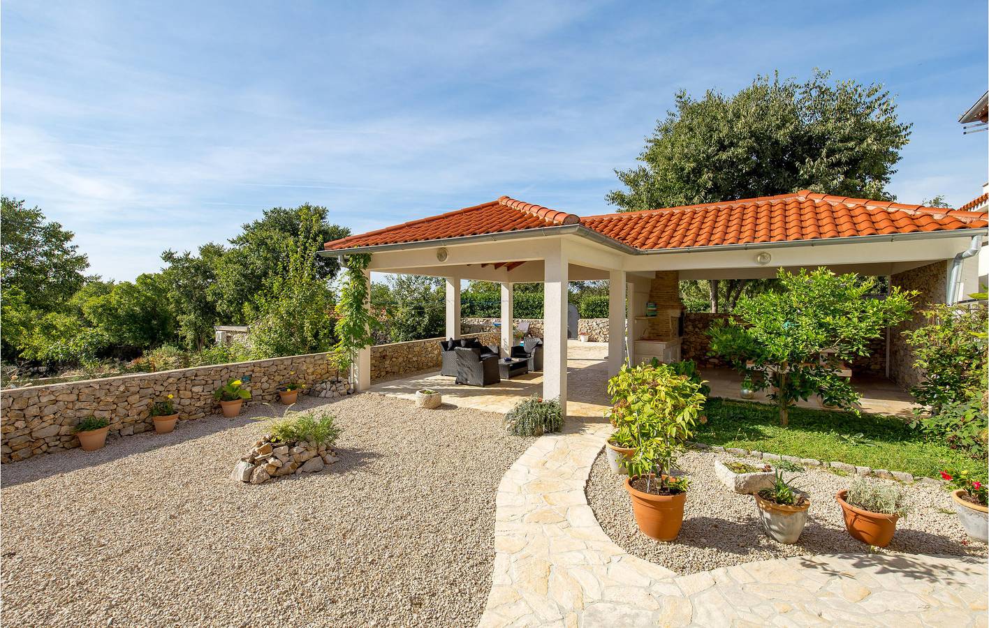 Ganze Ferienwohnung, Reizende 2-Zimmer-Wohnung mit Pool und Terrasse, 2,5 km vom Zentrum von Kras entfernt in Garica, Krk