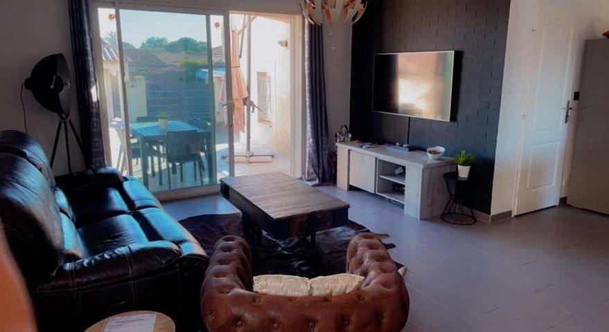 Location de vacances pour 10 personnes, avec jardin ainsi que piscine et jacuzzi à Jonquières-Saint-Vincent - 2