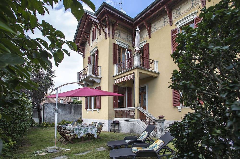 Ganze Wohnung, Charmantes Haus mit Garten in der Nähe des romantischen Sees von 0rta, für 6 Personen in Pettenasco, Comune di Pettenasco